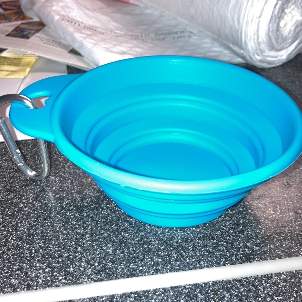 Collapsible dog travel bowl keychain pet - Picture 6 of 17